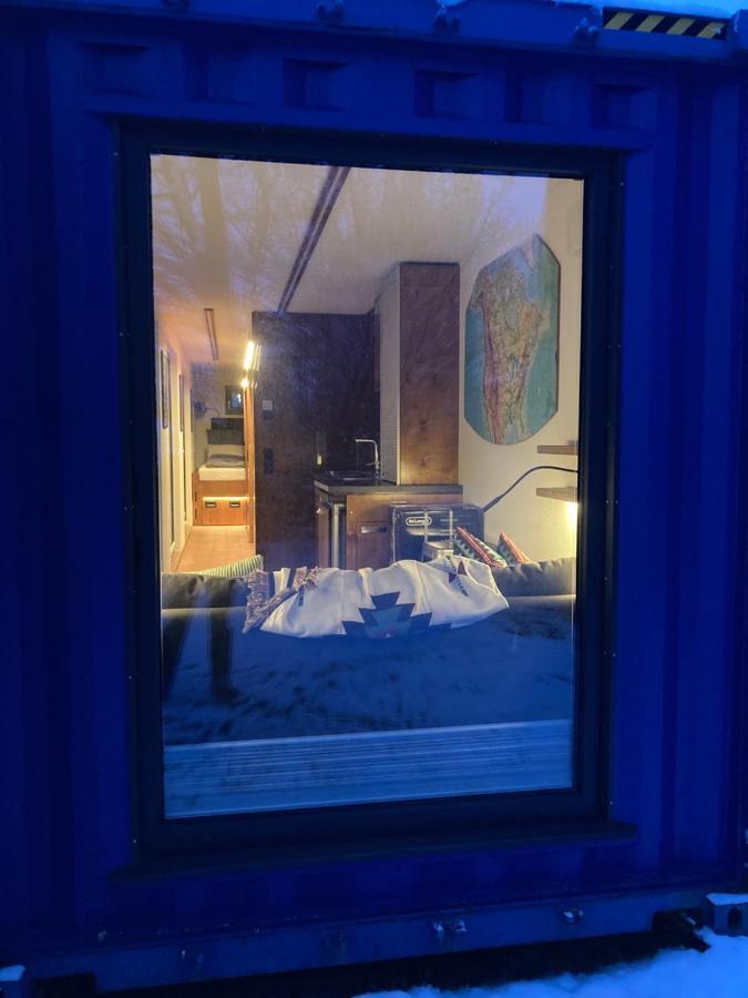 Tiny House Im Seecontainer Mit Parkplatz, Glasfaser, Netflix, Veranda Und Gehobener Ausstattung 코부르크 외부 사진